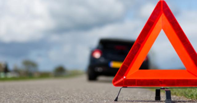 Traingle roadside traffic sign